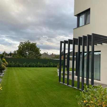 Amira & Wellness Apartment Nagykallo