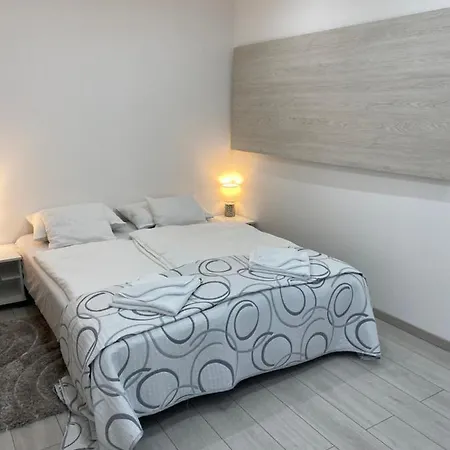 Amira & Wellness Apartment *