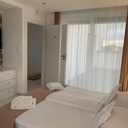 Amira & Wellness Apartment