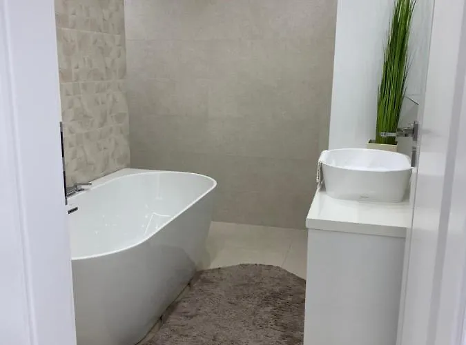 Amira & Wellness * Nagykallo